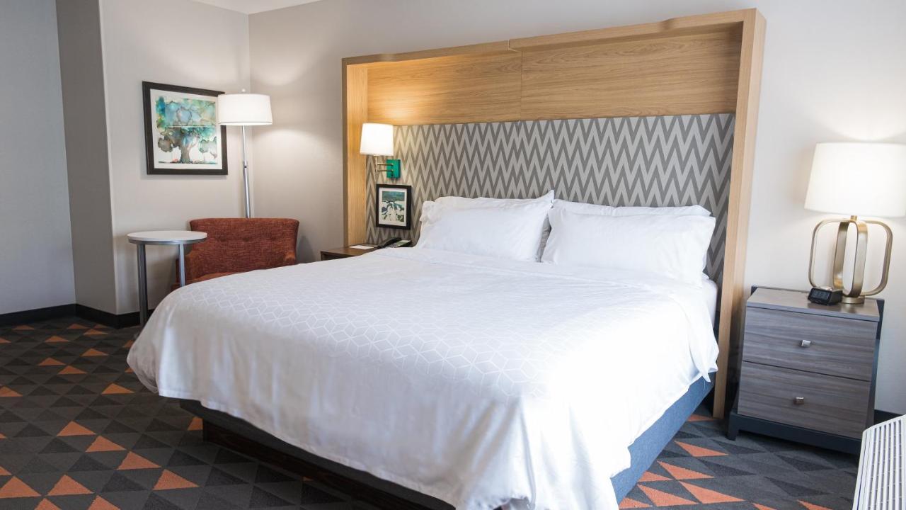 Holiday Inn & Suites Philadelphia W - Drexel Hill, An Ihg Hotel Ngoại thất bức ảnh