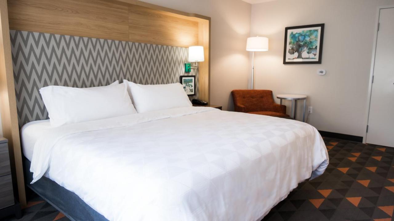 Holiday Inn & Suites Philadelphia W - Drexel Hill, An Ihg Hotel Ngoại thất bức ảnh